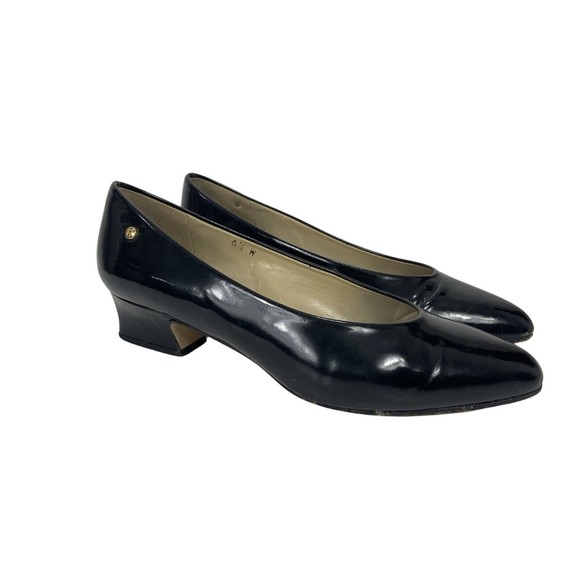 Etienne Aigner Black Patent Shoes Size 6.5 With a 1.5” Heel Shoes Original Box - Picture 2 of 9